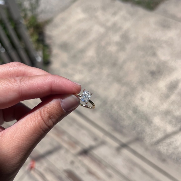 Radiant LAB engagement ring - Picture 6 of 11
